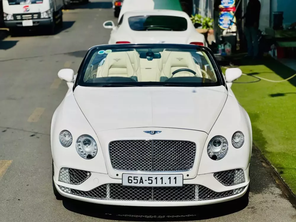 Bentley Continental GTC hơn 17 năm tuổi được chào bán lại 2,5 tỷ đồng- Ảnh 1. Bentley Continental GTC hơn 17 năm tuổi được chào bán lại 2,5 tỷ đồng- Ảnh 1.