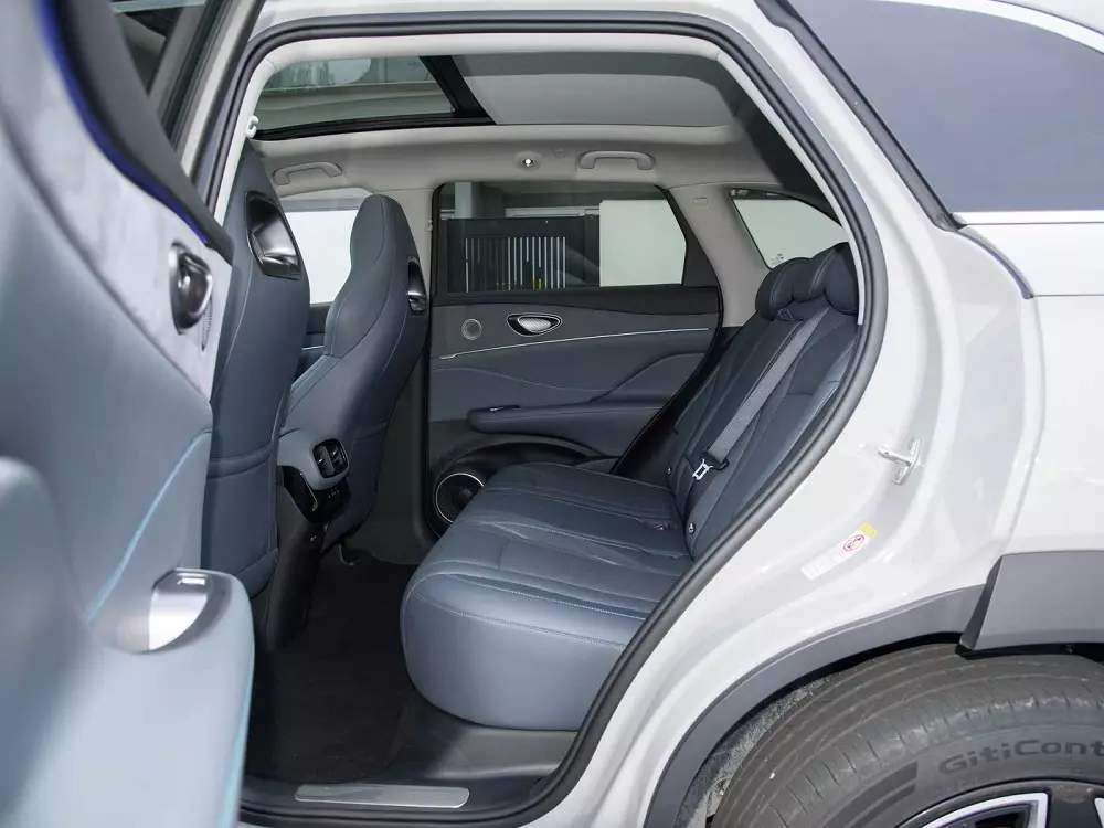 Hàng ghế sau của BYD Sealion 07 Hàng ghế sau của BYD Sealion 07