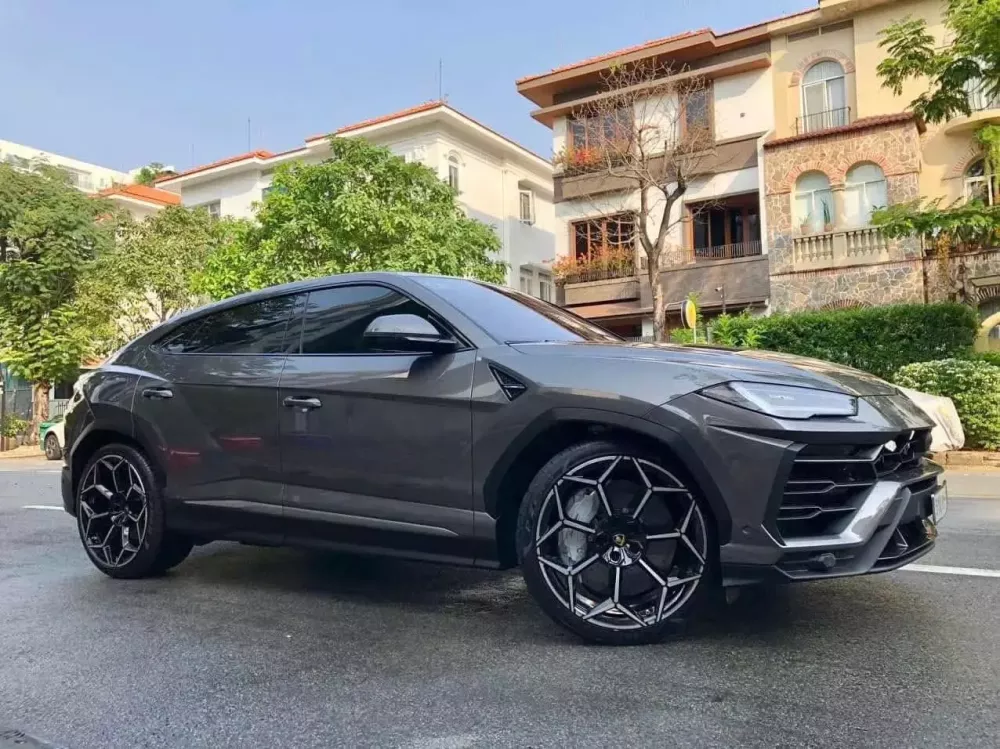 Mới mua Lamborghini Urus được 4 tháng tay chơi xe quận 7 đã nhanh chóng thanh lý xe sau gần 500 km trải nghiệm- Ảnh 1.