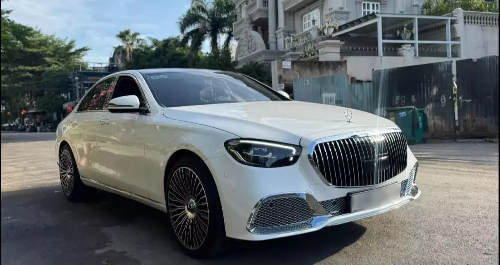 Mercedes-Benz E-Class mang phong cách quý tộc như Mercedes-Maybach S-Class- Ảnh 2. Mercedes-Benz E-Class mang phong cách quý tộc như Mercedes-Maybach S-Class- Ảnh 2.