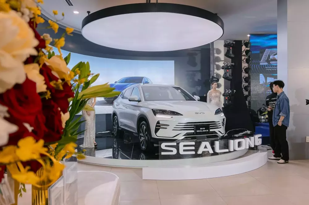 Chủ tịch HĐQT Hà Thành ô tô đặt cược lớn vào xe điện, xe hybrid- Ảnh 2. Chủ tịch HĐQT Hà Thành ô tô đặt cược lớn vào xe điện, xe hybrid- Ảnh 2.