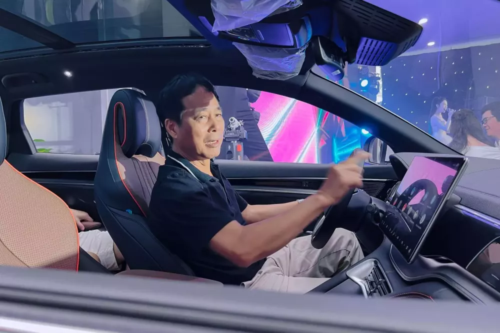 Chủ tịch HĐQT Hà Thành ô tô đặt cược lớn vào xe điện, xe hybrid- Ảnh 1. Chủ tịch HĐQT Hà Thành ô tô đặt cược lớn vào xe điện, xe hybrid- Ảnh 1.
