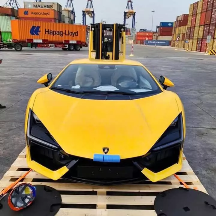 Siêu xe Lamborghini Revuelto đầu tiên về Việt Nam cho khách hàng?- Ảnh 2. Siêu xe Lamborghini Revuelto đầu tiên về Việt Nam cho khách hàng?- Ảnh 2.