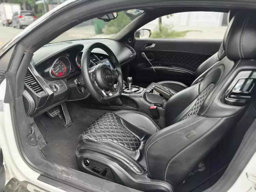 Siêu xe Audi R8 độ hơn 1,5 tỷ đồng tại Tp.HCM có chủ mới- Ảnh 5. Siêu xe Audi R8 độ hơn 1,5 tỷ đồng tại Tp.HCM có chủ mới- Ảnh 5.