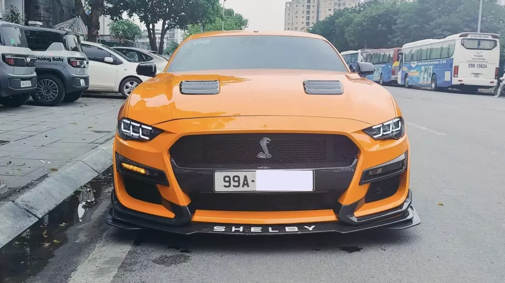 Ford Mustang bản 5.0 được độ body kit Shelby GT500 đẹp mắt- Ảnh 3. Ford Mustang bản 5.0 được độ body kit Shelby GT500 đẹp mắt- Ảnh 3.