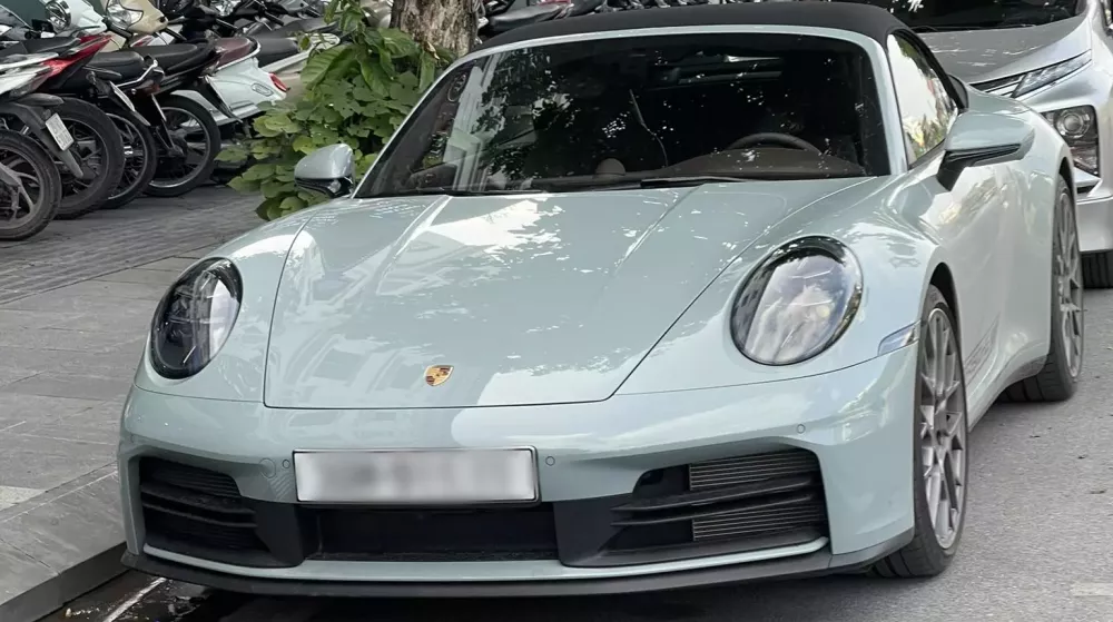 Doanh nhân Hà Nội chi hơn 10 tỷ đồng tậu Porsche 911 mui trần bản mới nhất- Ảnh 2.
