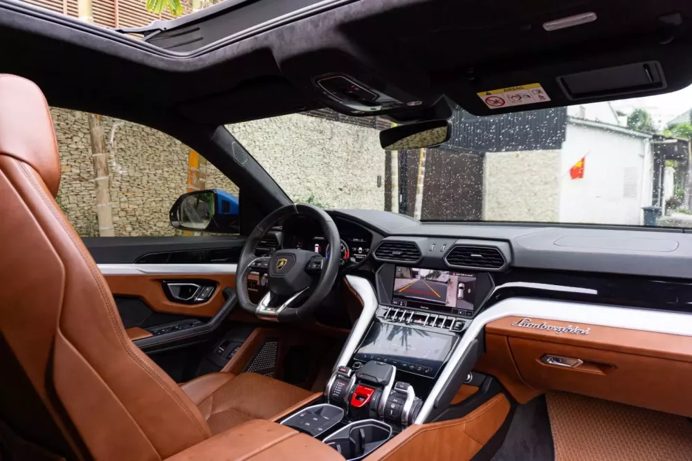 Cần chi mâm độ vài trăm triệu đồng, chỉ vài triệu đồng đã giúp Lamborghini Urus lạ mắt- Ảnh 9. Cần chi mâm độ vài trăm triệu đồng, chỉ vài triệu đồng đã giúp Lamborghini Urus lạ mắt- Ảnh 9.