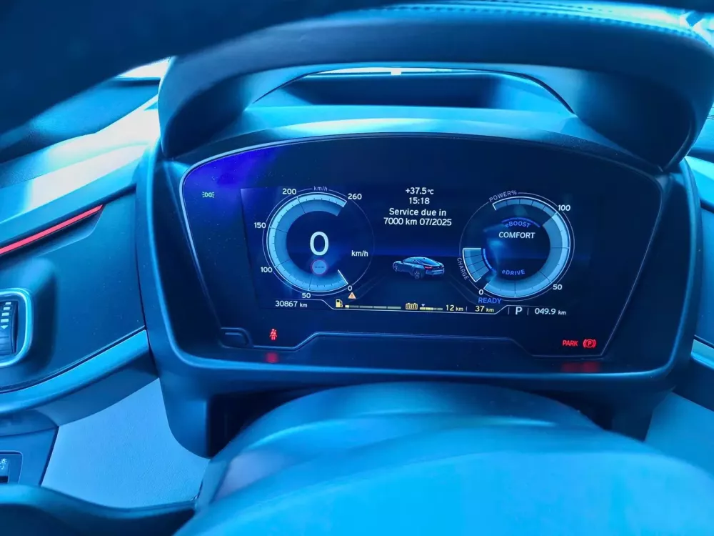 Xe thể thao hybrid BMW i8 mang gói độ lạ mắt ở Đà Nẵng- Ảnh 5. Xe thể thao hybrid BMW i8 mang gói độ lạ mắt ở Đà Nẵng- Ảnh 5.