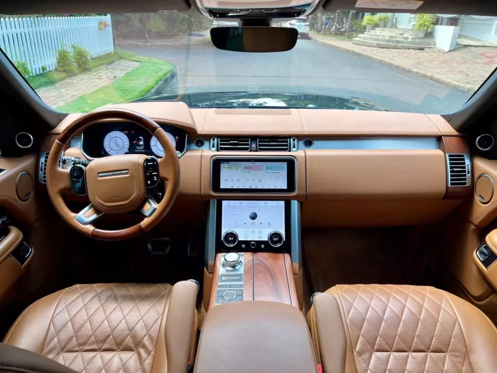 Range Rover SVAutobiography mới được Minh "Nhựa" thanh lý đã được rao bán lại 8 tỷ đồng- Ảnh 4. Range Rover SVAutobiography mới được Minh "Nhựa" thanh lý đã được rao bán lại 8 tỷ đồng- Ảnh 4.