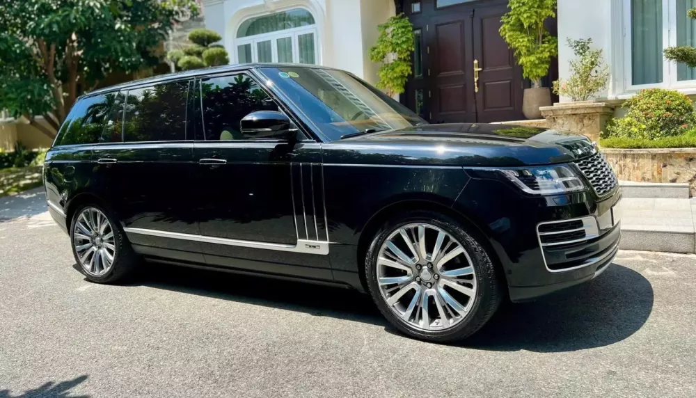 Range Rover SVAutobiography mới được Minh "Nhựa" thanh lý đã được rao bán lại 8 tỷ đồng- Ảnh 2. Range Rover SVAutobiography mới được Minh "Nhựa" thanh lý đã được rao bán lại 8 tỷ đồng- Ảnh 2.