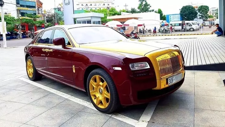 Cựu CEO Rolls-Royce Việt Nam tiết lộ bán xe Ghost mạ vàng độc nhất- Ảnh 2. Cựu CEO Rolls-Royce Việt Nam tiết lộ bán xe Ghost mạ vàng độc nhất- Ảnh 2.