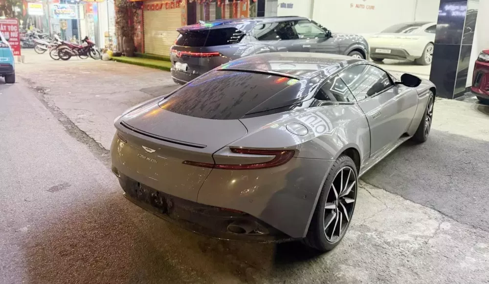 Trải nghiệm chưa bao lâu tay chơi Hà Nội đã bán lại Aston Martin DB11 V8 từng của đại gia Jacky- Ảnh 2.