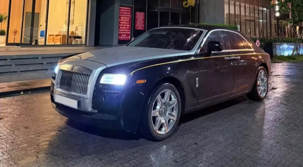 Rolls-Royce Ghost gần 15 năm tuổi được chào bán chỉ hơn 4 tỷ đồng: Món hời sở hữu xe quý tộc hay...- Ảnh 2. Rolls-Royce Ghost gần 15 năm tuổi được chào bán chỉ hơn 4 tỷ đồng: Món hời sở hữu xe quý tộc hay...- Ảnh 2.