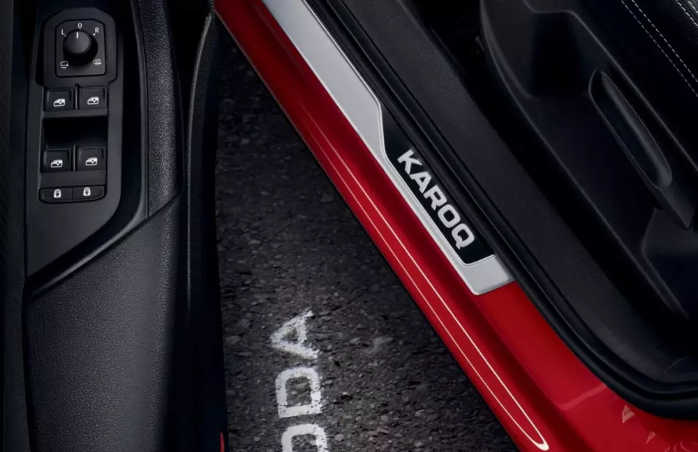 SUV hạng C Skoda Karoq ra mắt mẫu mới, giá cao nhất phân khúc, từ 1,009 tỷ đồng- Ảnh 2. SUV hạng C Skoda Karoq ra mắt mẫu mới, giá cao nhất phân khúc, từ 1,009 tỷ đồng- Ảnh 2.