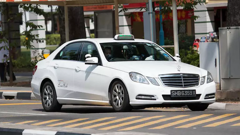 10 mẫu xe dịch vụ được ưa chuộng vì động cơ “nồi đồng cối đá”, Toyota Corrola đứng top 1- Ảnh 9. 10 mẫu hi88.con dịch vụ được ưa chuộng vì động cơ “nồi đồng cối đá”, Toyota Corrola đứng top 1- Ảnh 9.