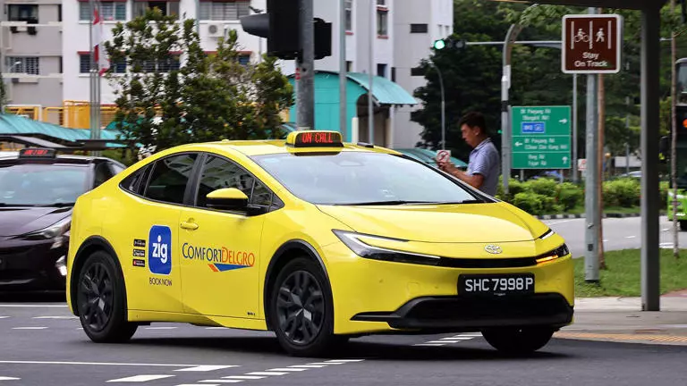 10 mẫu xe dịch vụ được ưa chuộng vì động cơ “nồi đồng cối đá”, Toyota Corrola đứng top 1- Ảnh 4. 10 mẫu hi88.con dịch vụ được ưa chuộng vì động cơ “nồi đồng cối đá”, Toyota Corrola đứng top 1- Ảnh 4.
