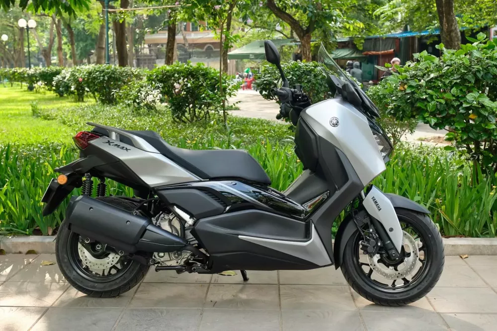 Đánh giá Yamaha XMAX 300 2025: mạnh, mượt và thú vị- Ảnh 14. Đánh giá hi88.com - hi88.win: mạnh, mượt và thú vị- Ảnh 14.