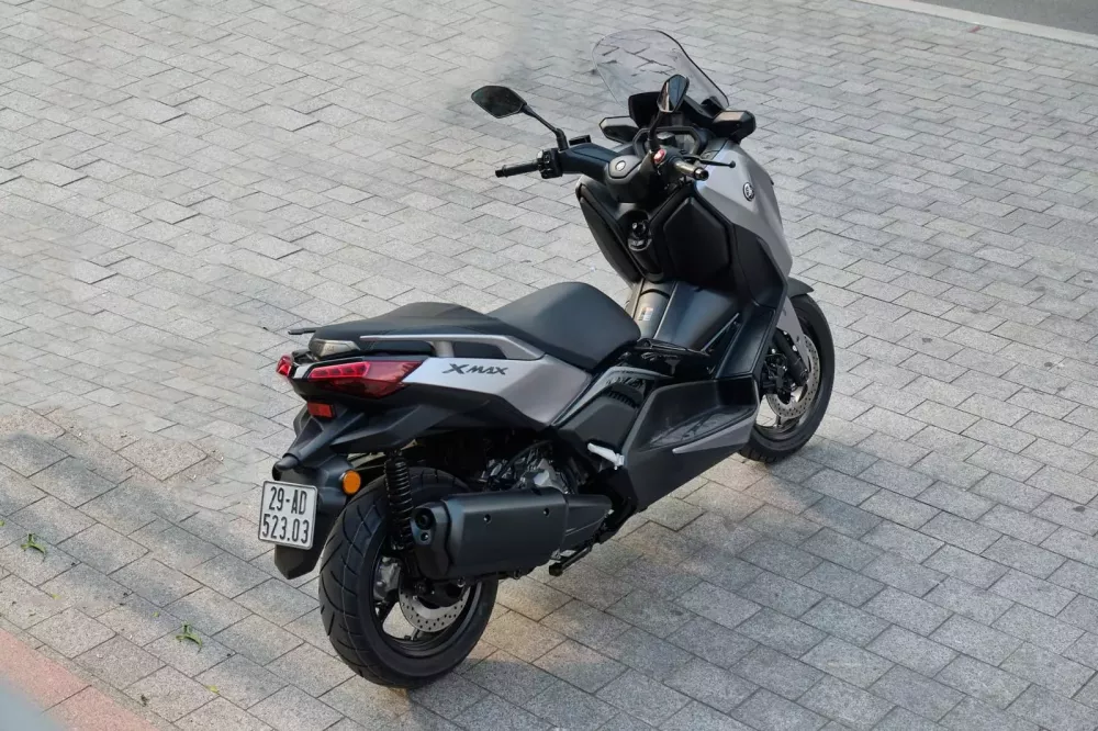 Đánh giá Yamaha XMAX 300 2025: mạnh, mượt và thú vị- Ảnh 3. Đánh giá hi88.com - hi88.win: mạnh, mượt và thú vị- Ảnh 3.
