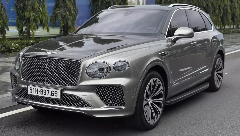 Bentley Bentayga V8 đời 2020 nhưng chủ hầu như để garage là chính, chạy mới 1.308 km- Ảnh 2. Bentley Bentayga V8 đời 2020 nhưng chủ hầu như để garage là chính, chạy mới 1.308 km- Ảnh 2.