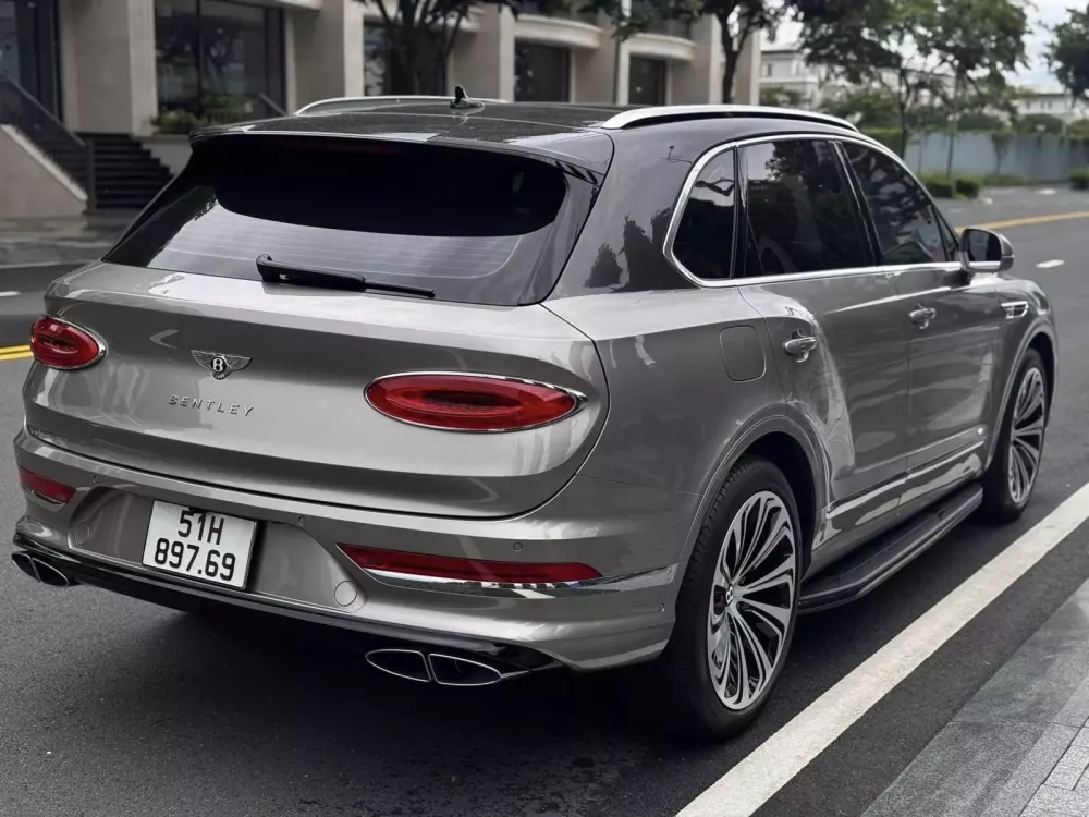 Bentley Bentayga V8 đời 2020 nhưng chủ hầu như để garage là chính, chạy mới 1.308 km- Ảnh 1. Bentley Bentayga V8 đời 2020 nhưng chủ hầu như để garage là chính, chạy mới 1.308 km- Ảnh 1.