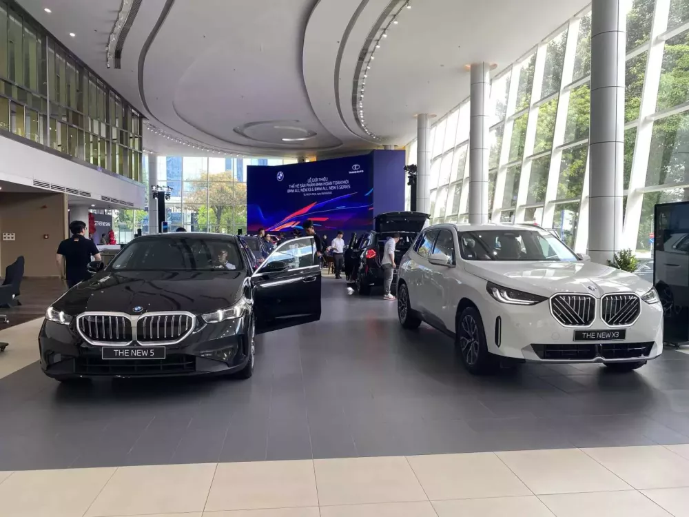 BMW X3 và BMW 5 Series hoàn toàn mới ra mắt tại Việt Nam BMW X3 và BMW 5 Series hoàn toàn mới ra mắt tại Việt Nam