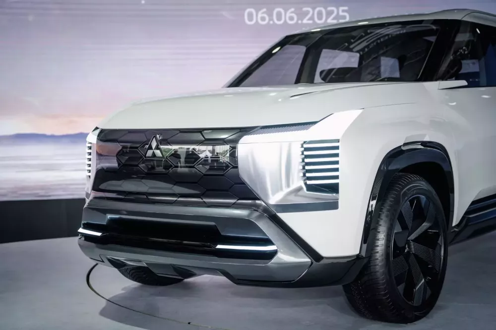 Mitsubishi DST Concept chào sân thị trường Việt, bán ra vào cuối năm- Ảnh 3. Mitsubishi DST Concept chào sân thị trường Việt, bán ra vào cuối năm- Ảnh 3.