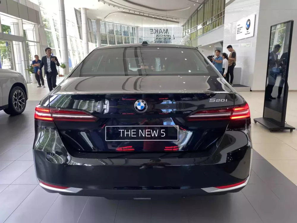 Cận cảnh BMW 5-Series hoàn toàn mới vừa ra mắt thị trường Việt Nam, giá từ 2,59 tỷ đồng- Ảnh 3.