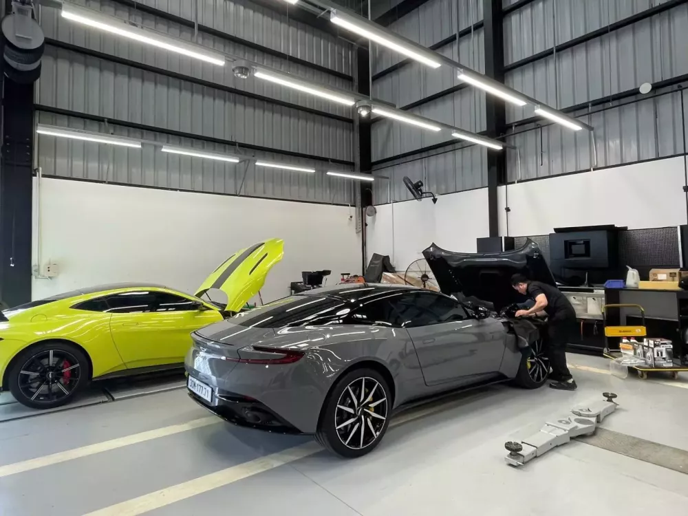 Bảo dưỡng cho Aston Martin DB11 liệu có đắt? Tiền công hơn 6 triệu đồng- Ảnh 5. Bảo dưỡng cho Aston Martin DB11 liệu có đắt? Tiền công hơn 6 triệu đồng- Ảnh 5.