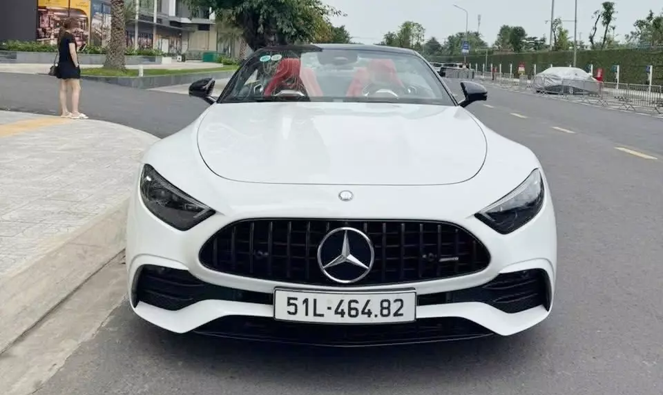 Mercedes-AMG SL43