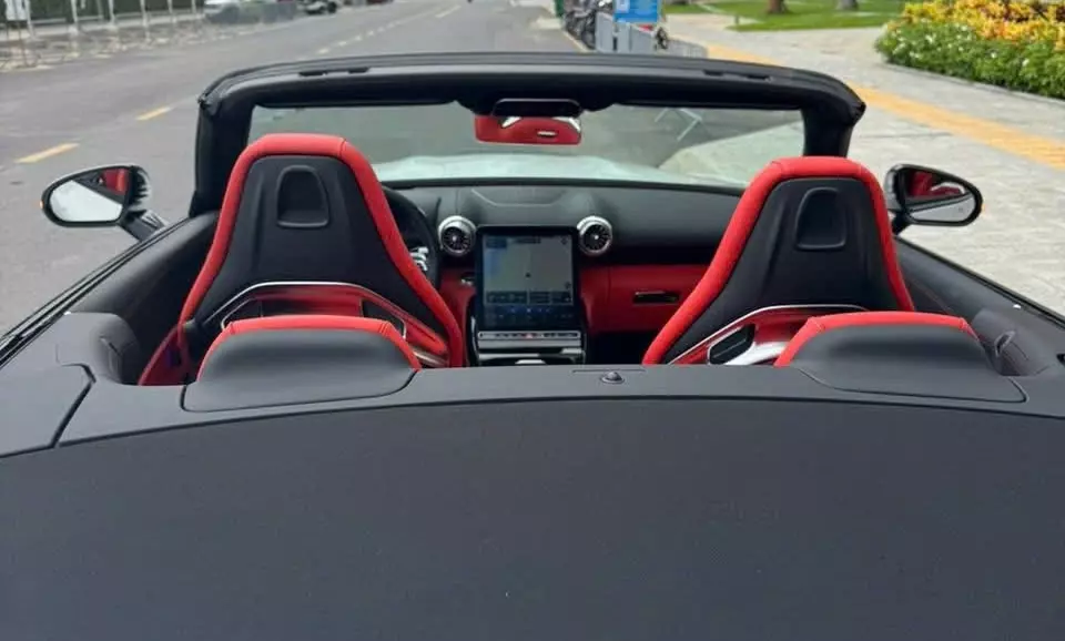 Đại gia Hà Nội chốt xe Mercedes-AMG SL43 chỉ qua tin nhắn- Ảnh 6. Đại gia Hà Nội chốt xe Mercedes-AMG SL43 chỉ qua tin nhắn- Ảnh 6.