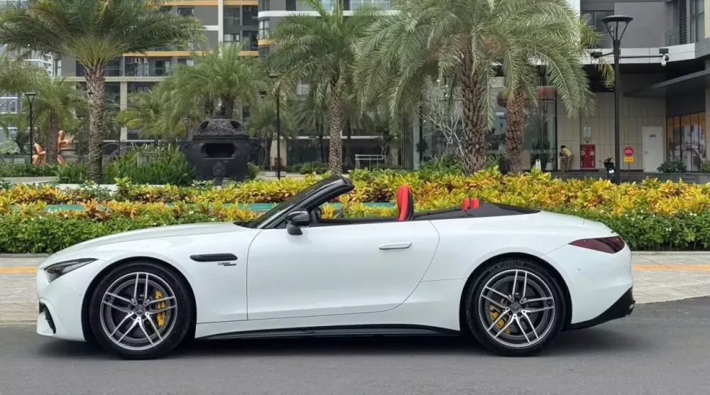 Mercedes-AMG SL43