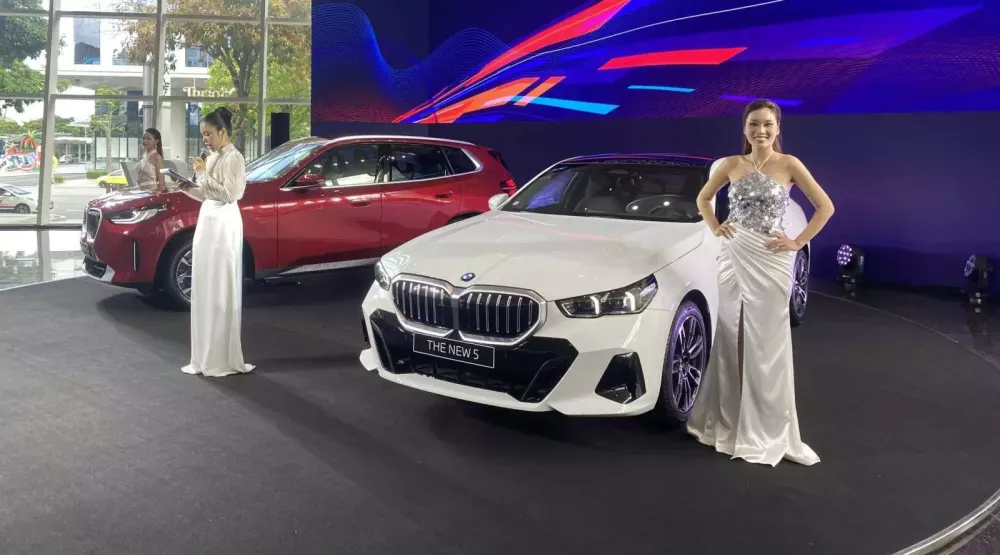 Cận cảnh BMW 5-Series hoàn toàn mới vừa ra mắt thị trường Việt Nam, giá từ 2,59 tỷ đồng- Ảnh 17. Cận cảnh BMW 5-Series hoàn toàn mới vừa ra mắt thị trường Việt Nam, giá từ 2,59 tỷ đồng- Ảnh 17.