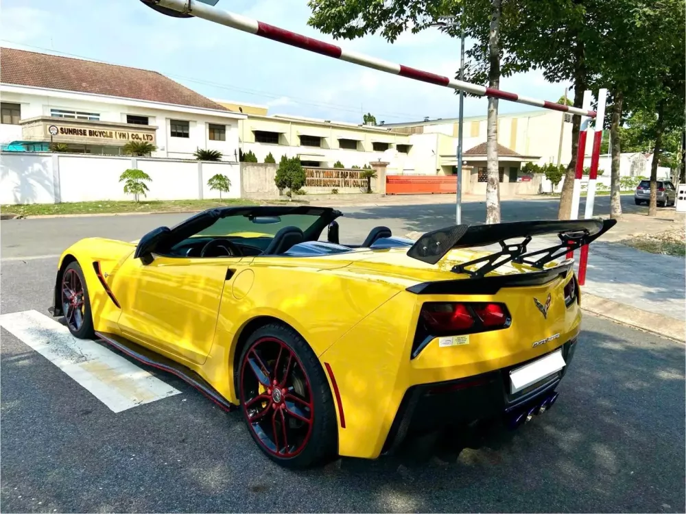 Chevrolet Corvette C7 độ bản hiệu suất cao ZR1 đẹp mắt tại Bình Dương- Ảnh 2.
