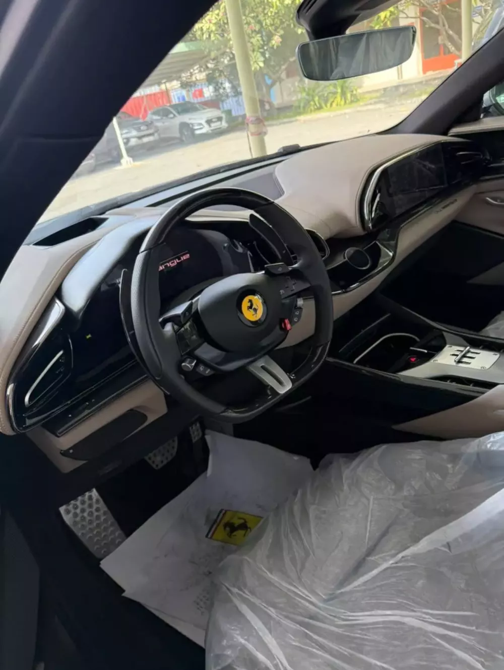 Lộ ảnh siêu xe gầm cao Ferrari Purosangue đầu tiên về Việt Nam dành cho khách hàng, giá phải trả hơn 40 tỷ đồng- Ảnh 3.