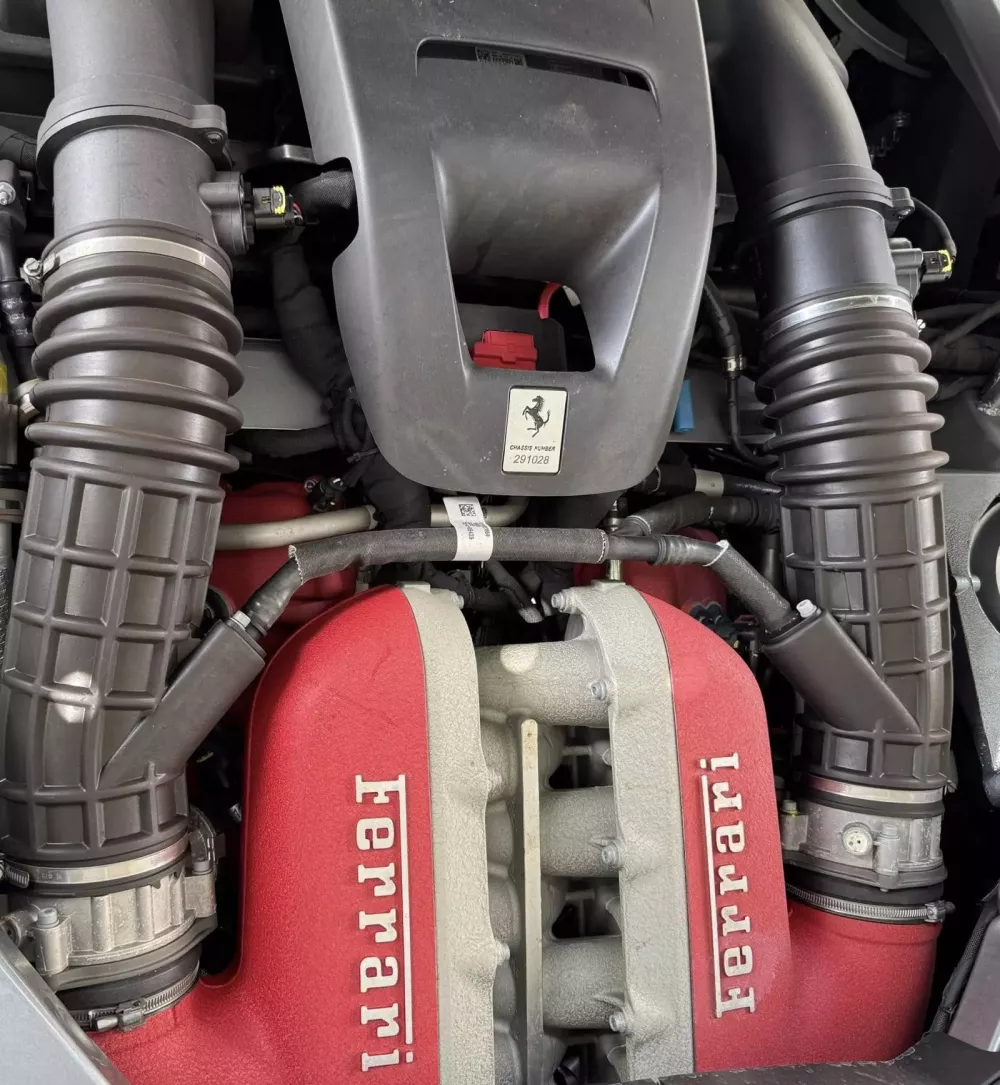 Lộ ảnh siêu xe gầm cao Ferrari Purosangue đầu tiên về Việt Nam dành cho khách hàng, giá phải trả hơn 40 tỷ đồng- Ảnh 5. Lộ ảnh siêu xe gầm cao Ferrari Purosangue đầu tiên về Việt Nam dành cho khách hàng, giá phải trả hơn 40 tỷ đồng- Ảnh 5.