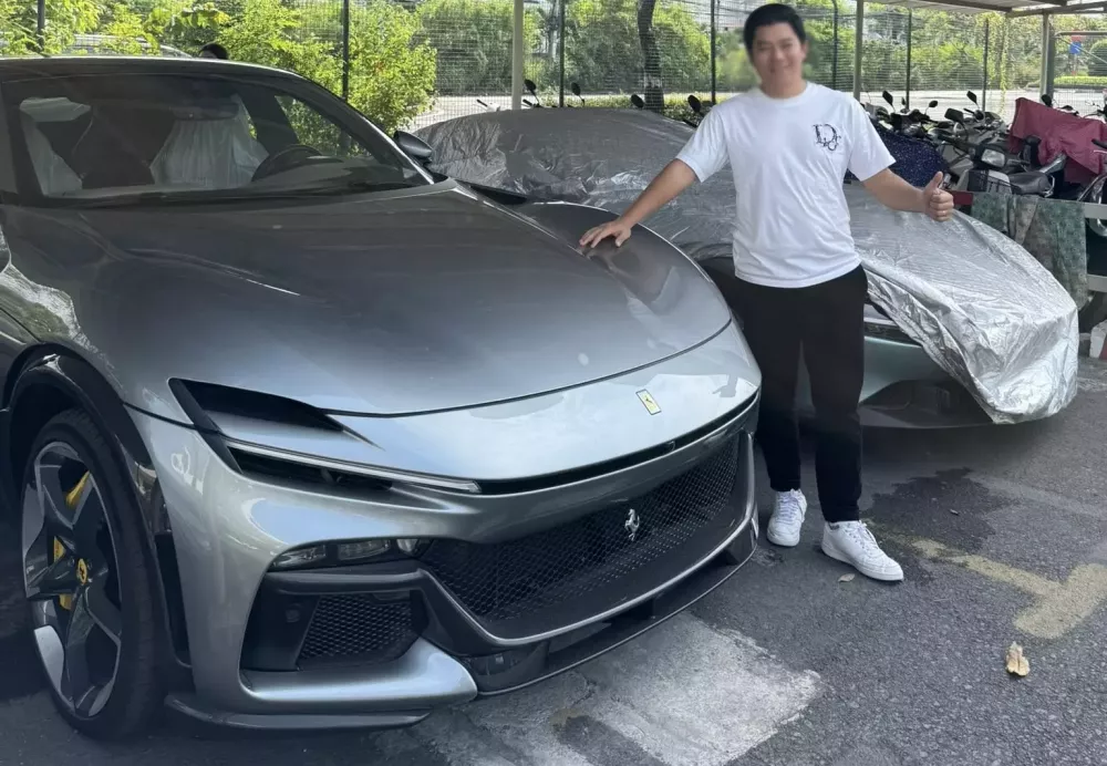 Lộ ảnh siêu xe gầm cao Ferrari Purosangue đầu tiên về Việt Nam dành cho khách hàng, giá phải trả hơn 40 tỷ đồng- Ảnh 1. Lộ ảnh siêu xe gầm cao Ferrari Purosangue đầu tiên về Việt Nam dành cho khách hàng, giá phải trả hơn 40 tỷ đồng- Ảnh 1.