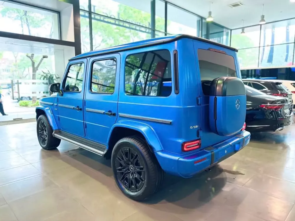 Cận cảnh Mercedes-Benz G-Class không tốn 1 giọt xăng nào tại Việt Nam, giá từ 8,68 tỷ đồng- Ảnh 5. Cận cảnh Mercedes-Benz G-Class không tốn 1 giọt xăng nào tại Việt Nam, giá từ 8,68 tỷ đồng- Ảnh 5.