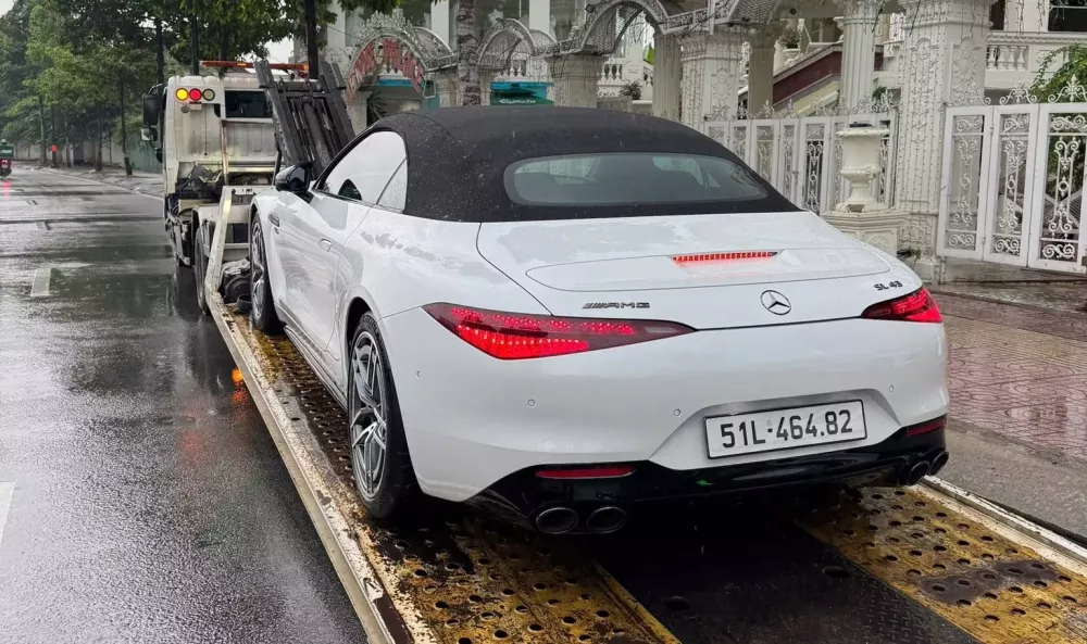Đại gia Hà Nội chốt xe Mercedes-AMG SL43 chỉ qua tin nhắn- Ảnh 5. Đại gia Hà Nội chốt xe Mercedes-AMG SL43 chỉ qua tin nhắn- Ảnh 5.