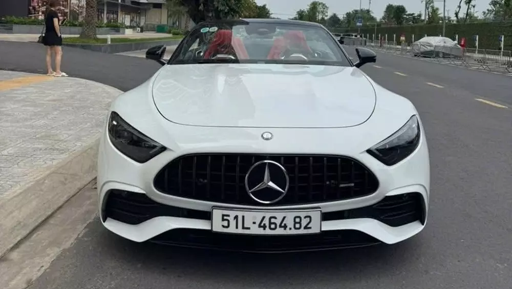 Đại gia Hà Nội chốt xe Mercedes-AMG SL43 chỉ qua tin nhắn- Ảnh 4. Đại gia Hà Nội chốt xe Mercedes-AMG SL43 chỉ qua tin nhắn- Ảnh 4.