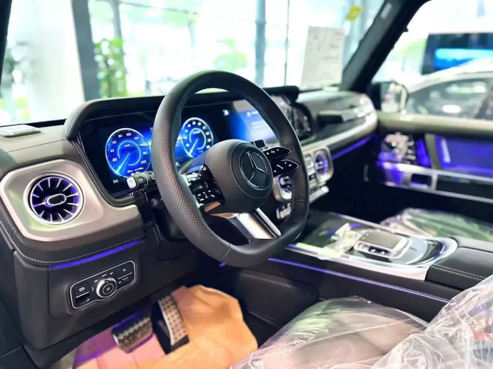Cận cảnh Mercedes-Benz G-Class không tốn 1 giọt xăng nào tại Việt Nam, giá từ 8,68 tỷ đồng- Ảnh 10. Cận cảnh Mercedes-Benz G-Class không tốn 1 giọt xăng nào tại Việt Nam, giá từ 8,68 tỷ đồng- Ảnh 10.