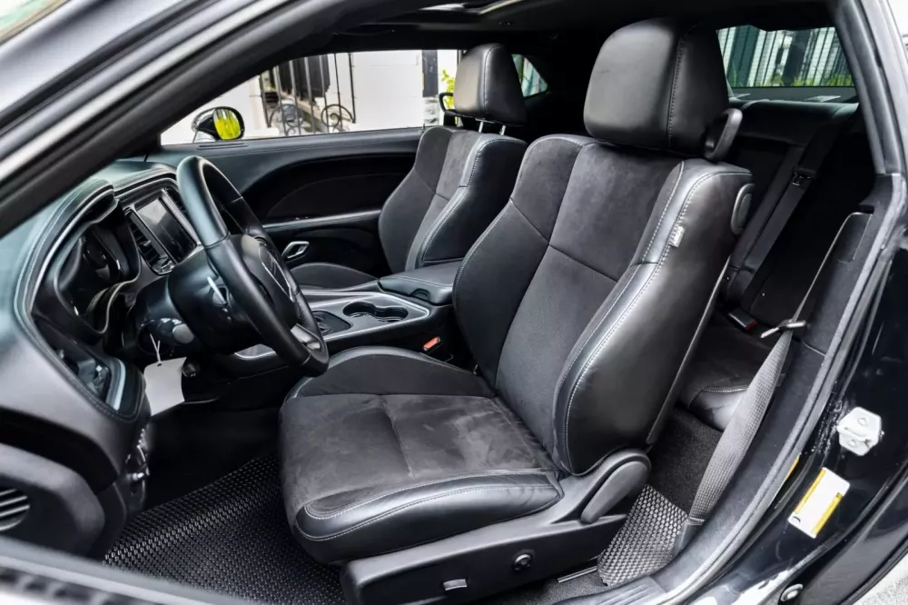 Chán Porsche 911, vận động viên thể hình Đắk Lắk trải nghiệm xe cơ bắp Dodge Challenger GT- Ảnh 4. Chán Porsche 911, vận động viên thể hình Đắk Lắk trải nghiệm xe cơ bắp Dodge Challenger GT- Ảnh 4.