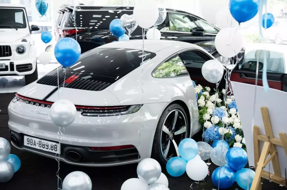Ông chủ cửa hàng xe máy lớn nhất Bắc Giang tậu Porsche 911 992 có giá hơn 6 tỷ đồng- Ảnh 3.