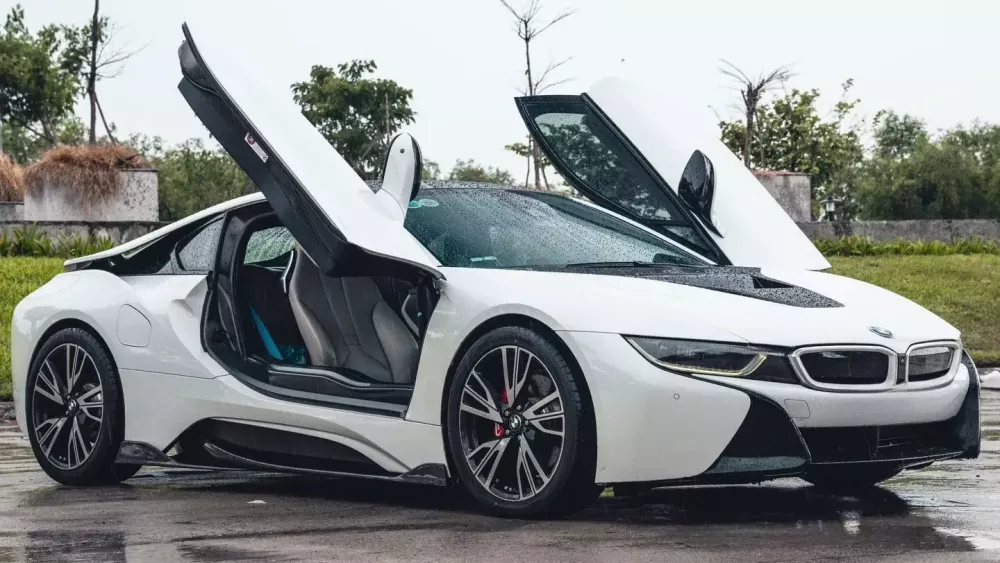 Khoang lái BMW i8 Khoang lái hiện đại