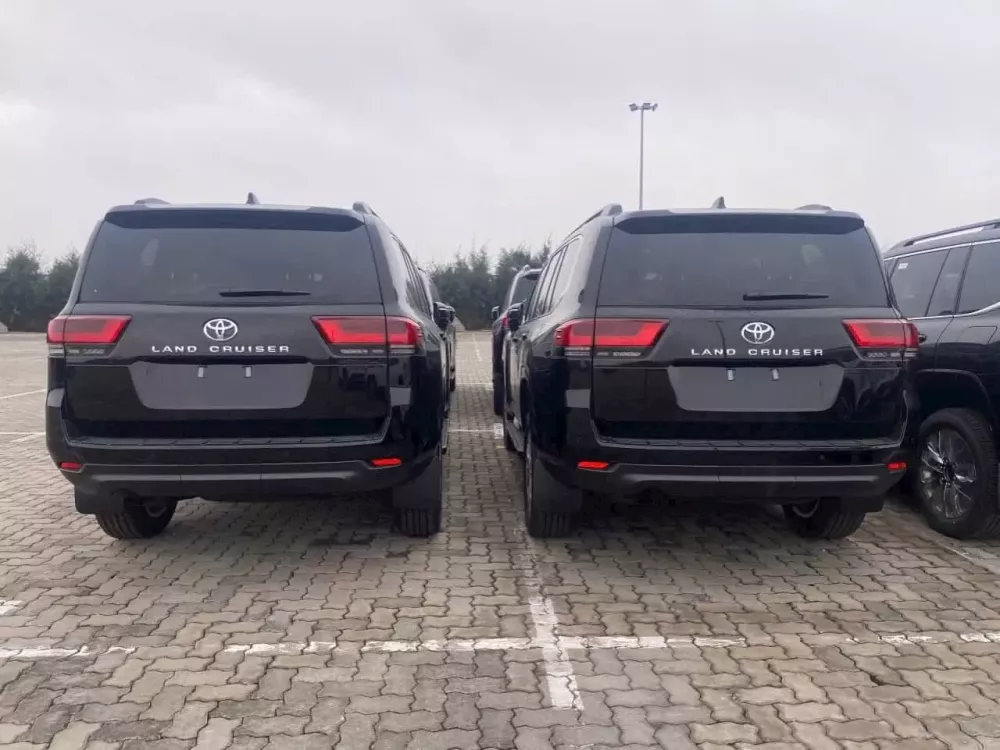 Toyota Land Cruiser LC300 2025 có mặt tại Việt Nam Toyota Land Cruiser LC300 2025 có mặt tại Việt Nam