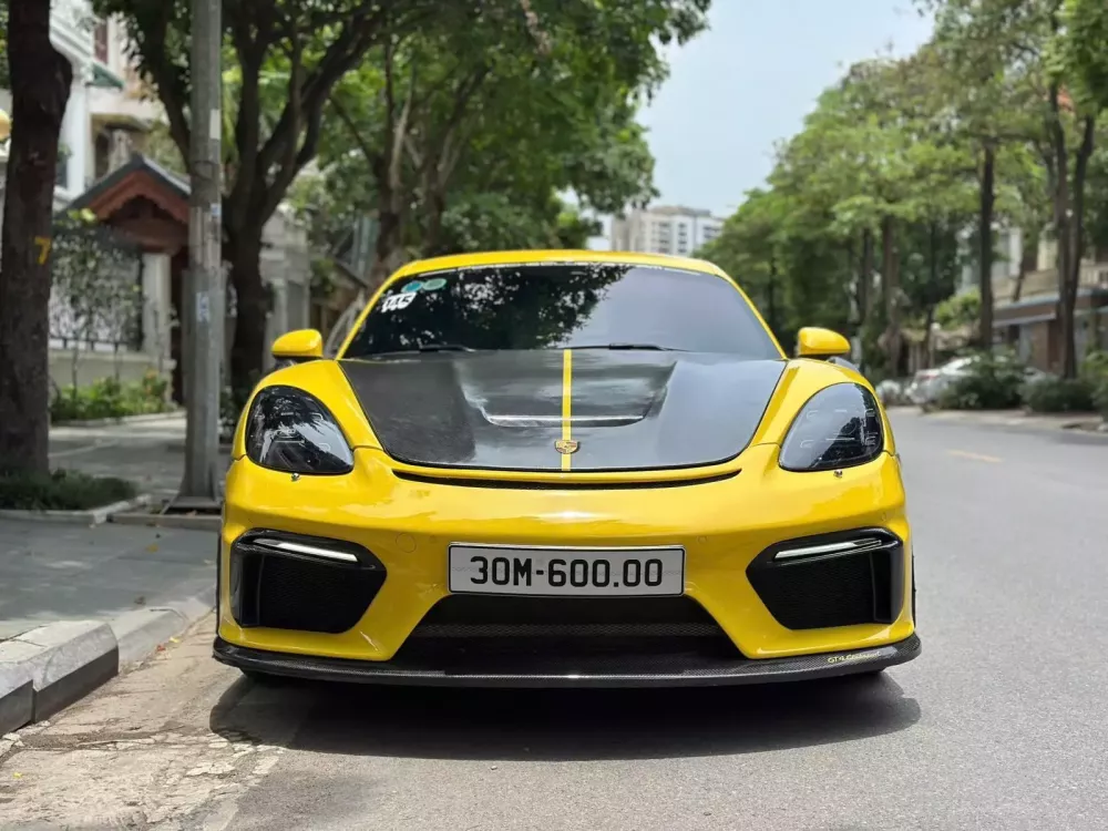 Cận cảnh Porsche 718 Cayman mang bản độ tiền tỷ, cùng biển số tứ quý 0 đẹp mắt- Ảnh 2. Cận cảnh Porsche 718 Cayman mang bản độ tiền tỷ, cùng biển số tứ quý 0 đẹp mắt- Ảnh 2.