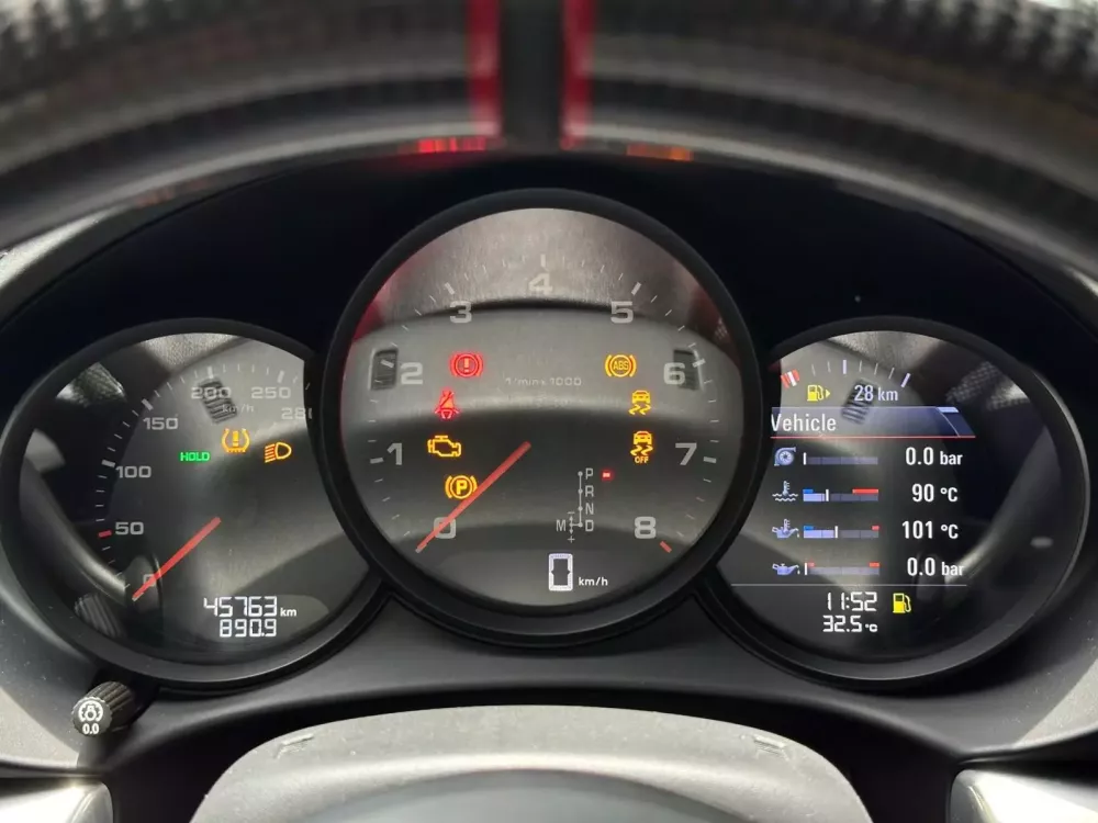 Cận cảnh Porsche 718 Cayman mang bản độ tiền tỷ, cùng biển số tứ quý 0 đẹp mắt- Ảnh 13. Cận cảnh Porsche 718 Cayman mang bản độ tiền tỷ, cùng biển số tứ quý 0 đẹp mắt- Ảnh 13.