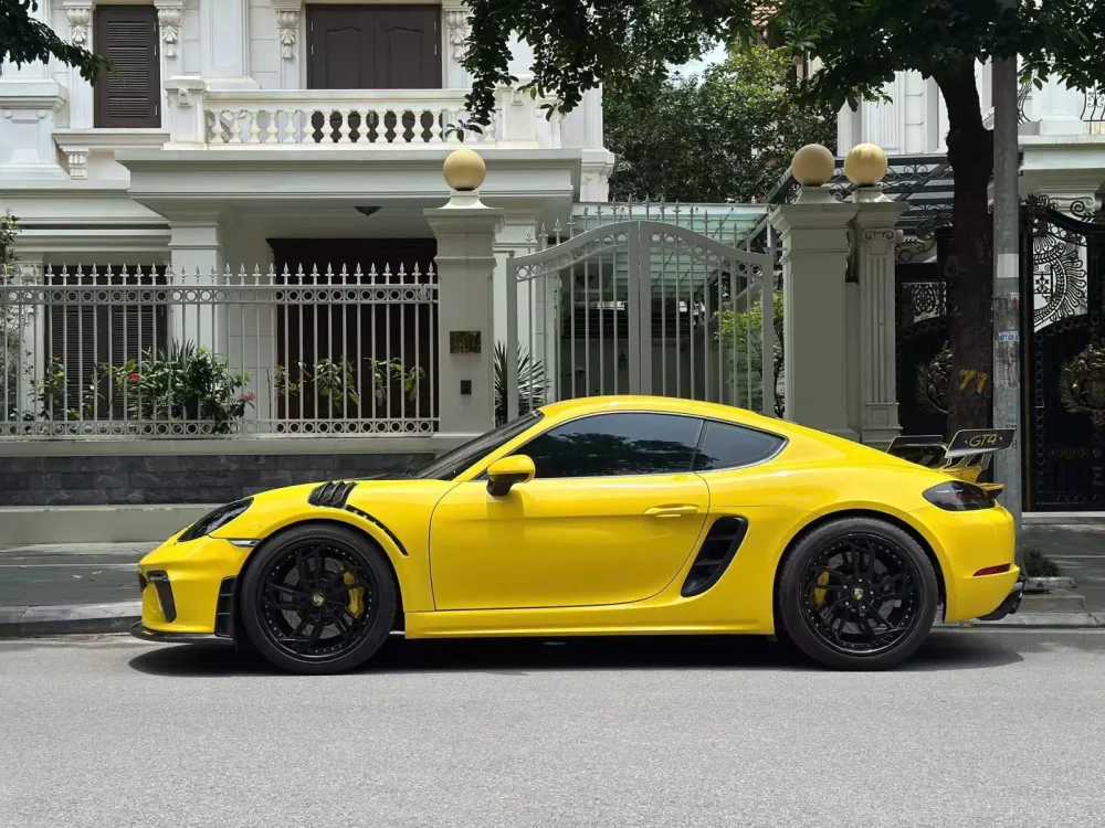 Cận cảnh Porsche 718 Cayman mang bản độ tiền tỷ, cùng biển số tứ quý 0 đẹp mắt- Ảnh 4. Cận cảnh Porsche 718 Cayman mang bản độ tiền tỷ, cùng biển số tứ quý 0 đẹp mắt- Ảnh 4.