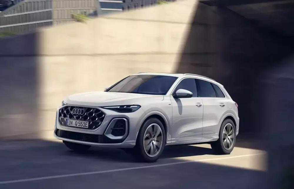 Audi Q5 được bổ sung phiên bản hybrid sạc điện mới Audi Q5 được bổ sung phiên bản hybrid sạc điện mới