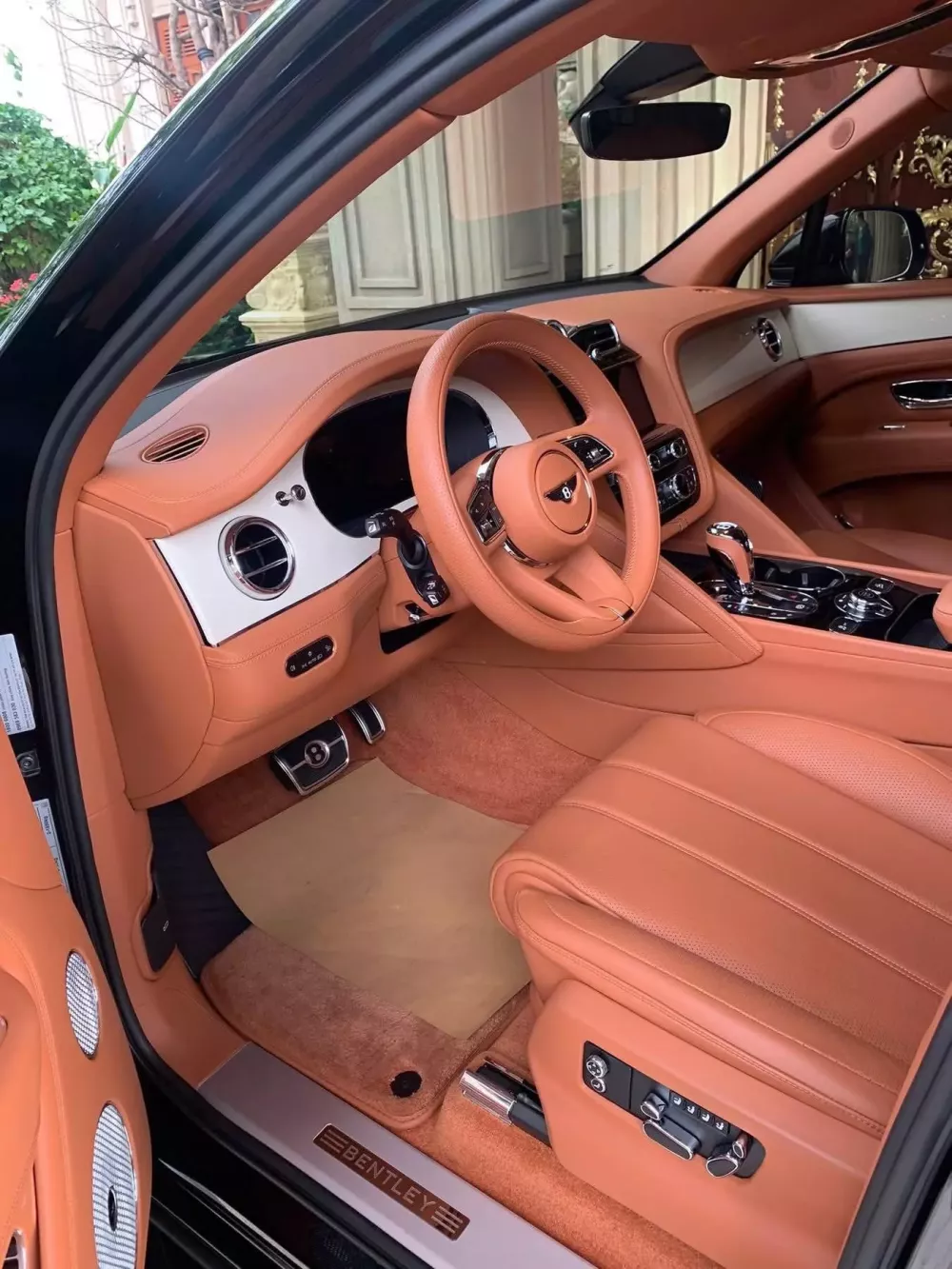Bentley Bentayga EWB Azure Bentley Bentayga EWB Azure