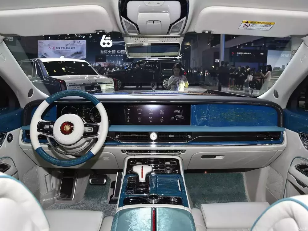 Khoang lái của Hongqi Guoli Khoang lái của Hongqi Guoli